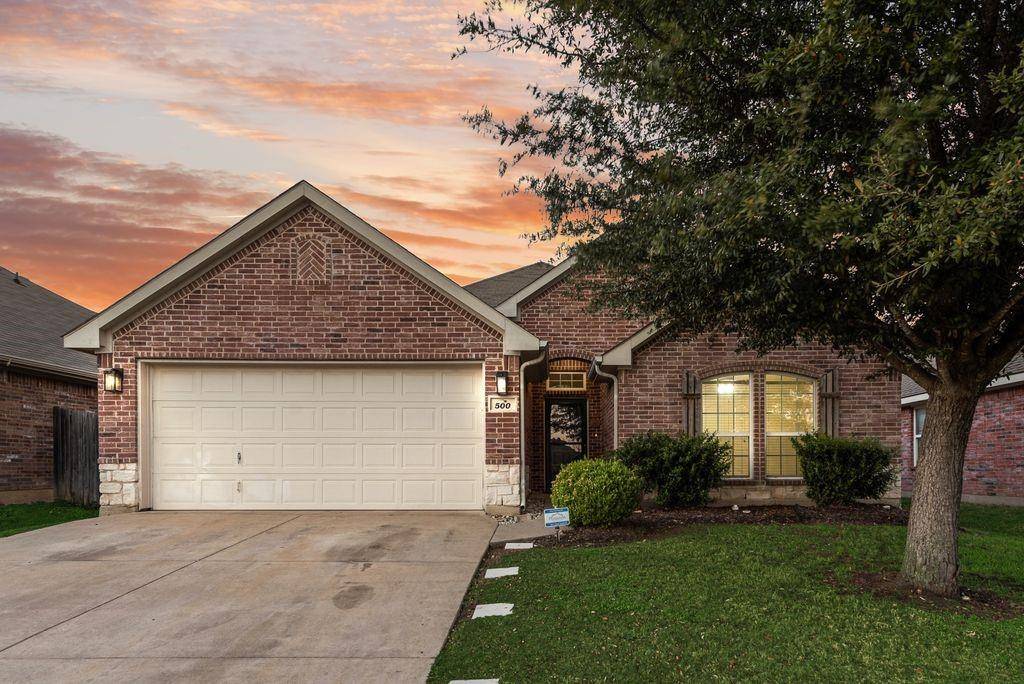 500 Crescent Creek Lane, Fort Worth, TX 76140
