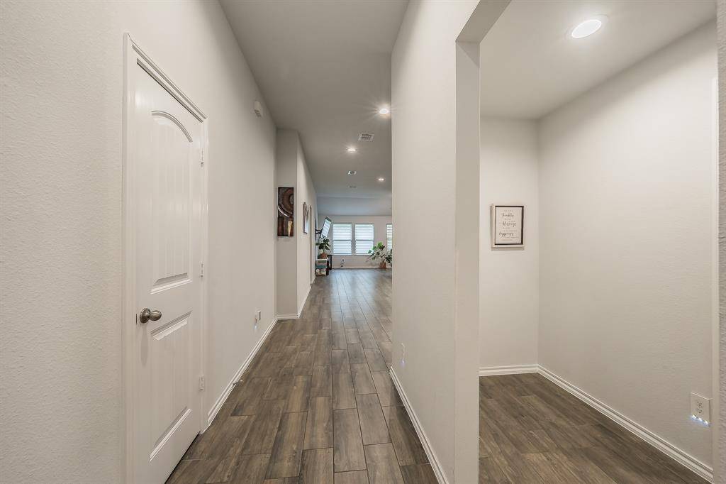 9916 Mescalbean Boulevard, Fort Worth, TX 76036