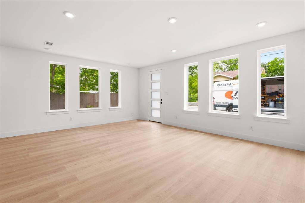 413 N Patton Avenue, Dallas, TX 75203