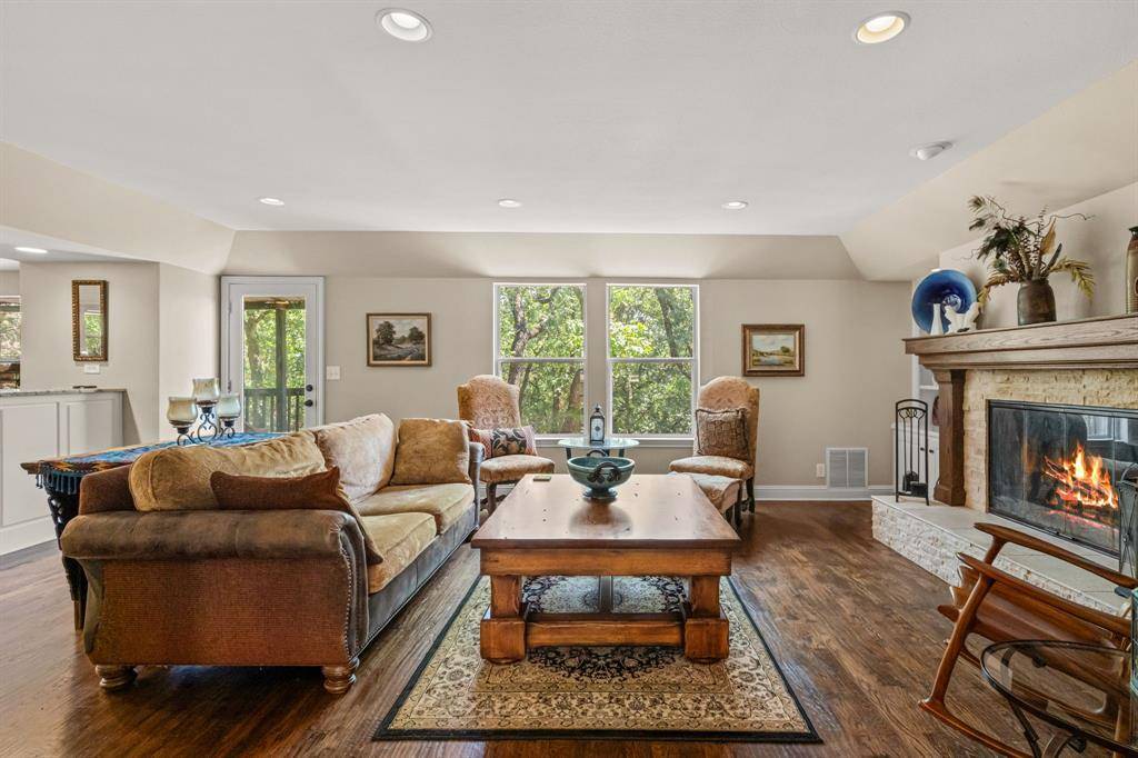 2930 Peninsula Drive, Grapevine, TX 76051