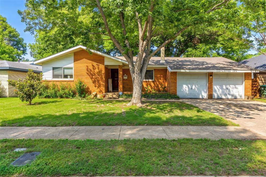 1916 Valley Lane, Arlington, TX 76013