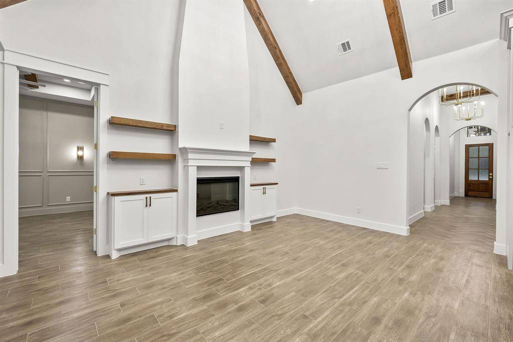 3037 Hiawatha Trail, Lake Worth, TX 76135
