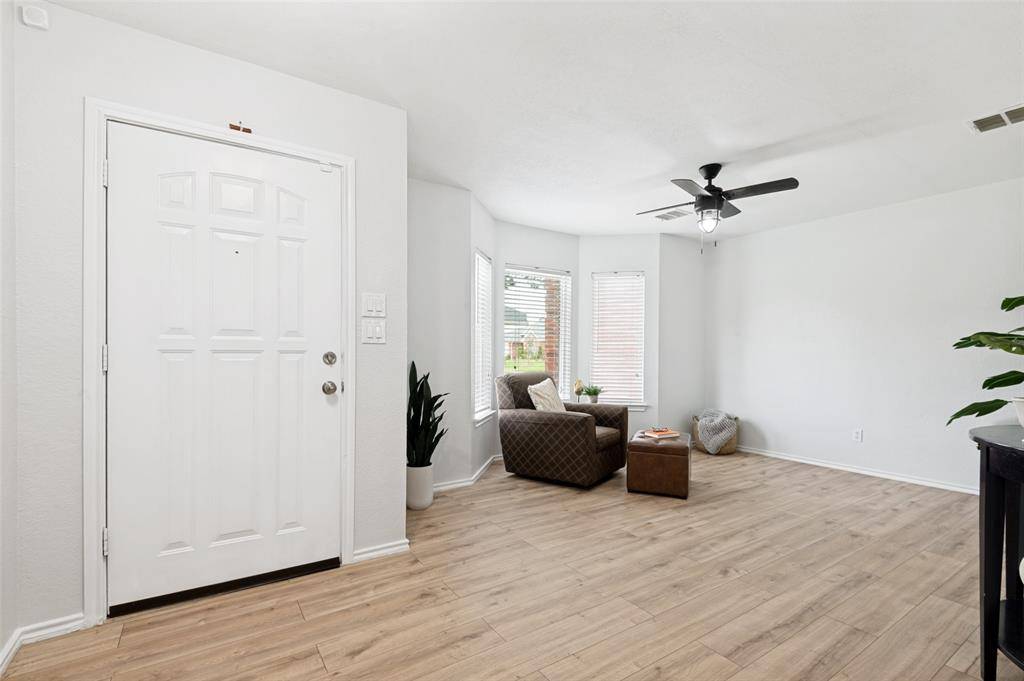 5216 Chessie Circle, Haltom City, TX 76137