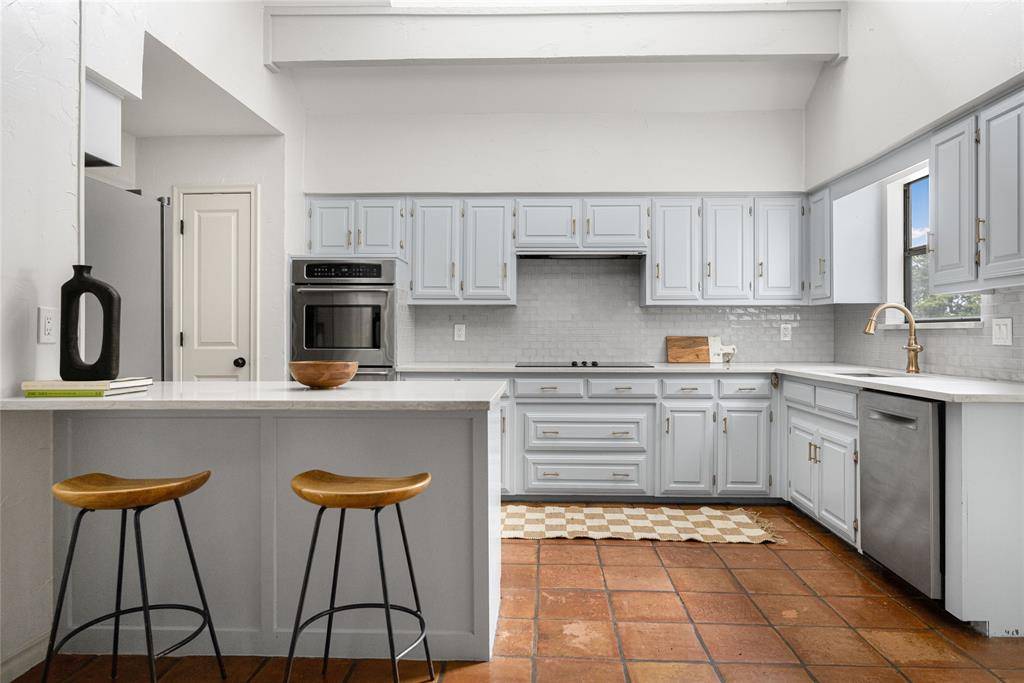 9535 Viewside Drive, Dallas, TX 75231
