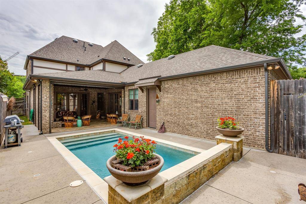 3318 W 5th Street, Fort Worth, TX 76107