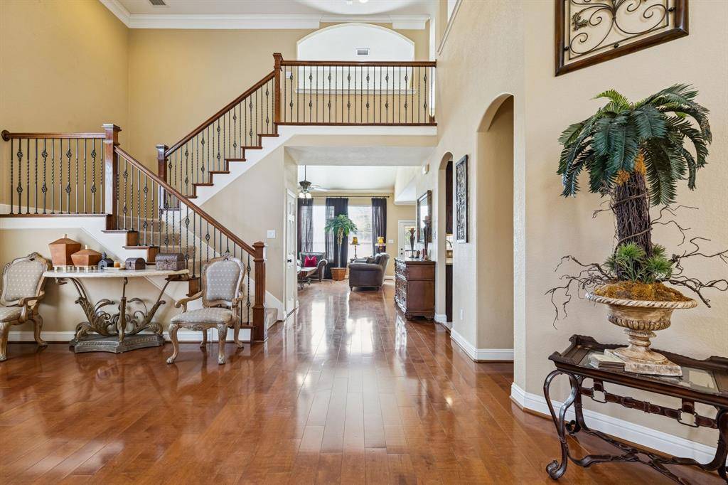 1200 Cedar Valley Drive, Irving, TX 75063