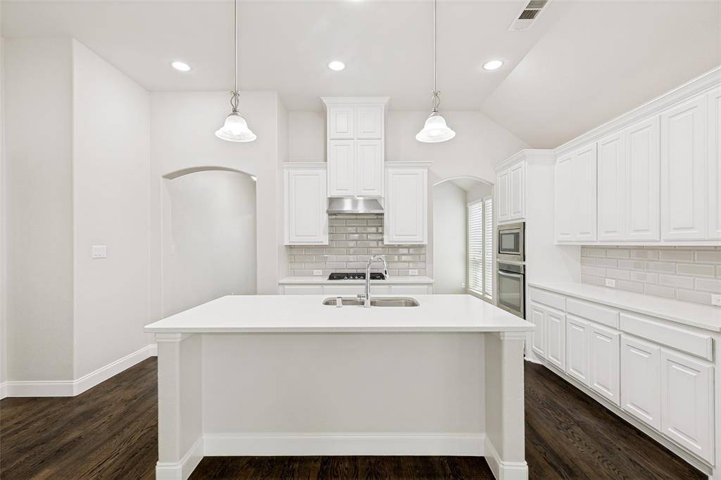 861 Countryside Way, Little Elm, TX 76227