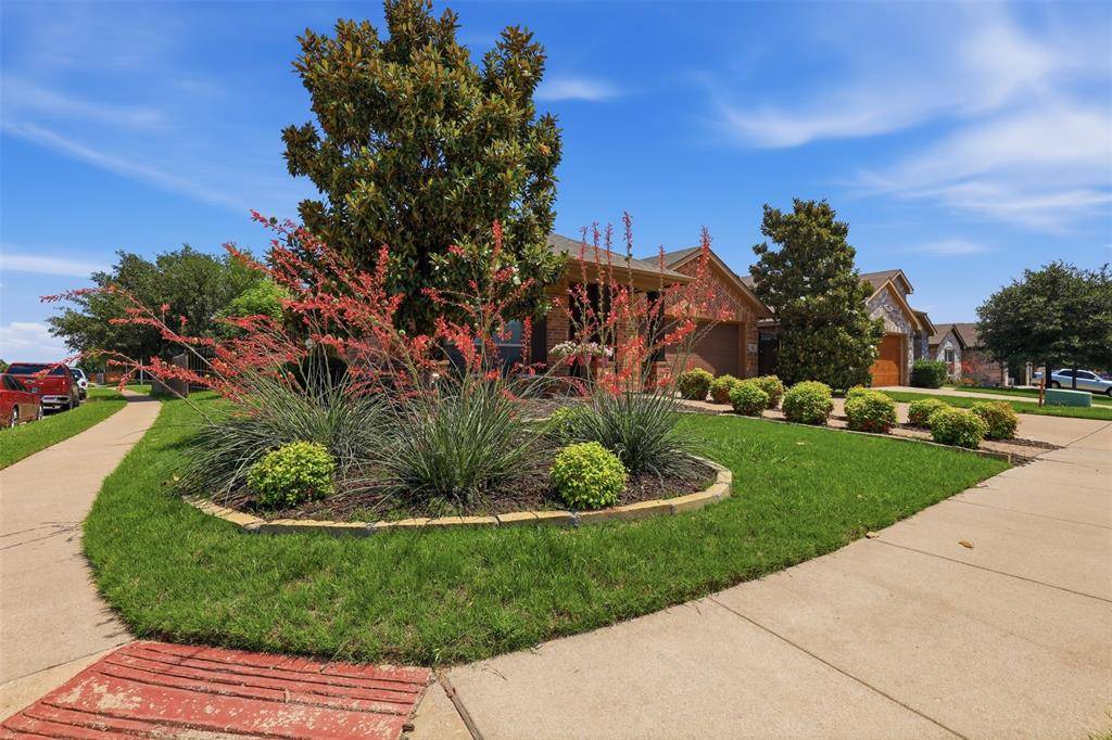 436 Millbrook Lane, Fort Worth, TX 76036