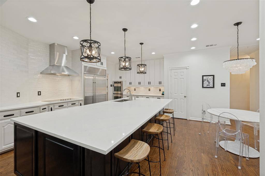6822 Meadow Road, Dallas, TX 75230