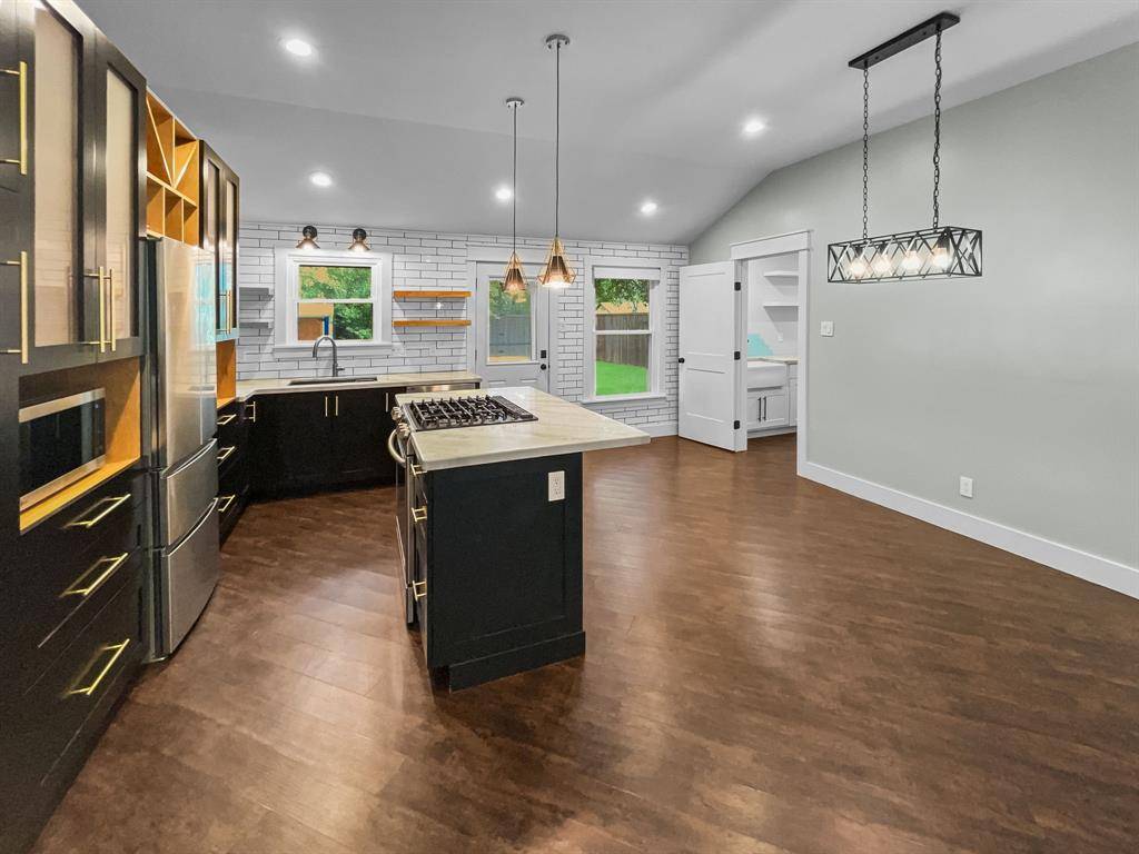 1108 E Russell Avenue, Carrollton, TX 75006