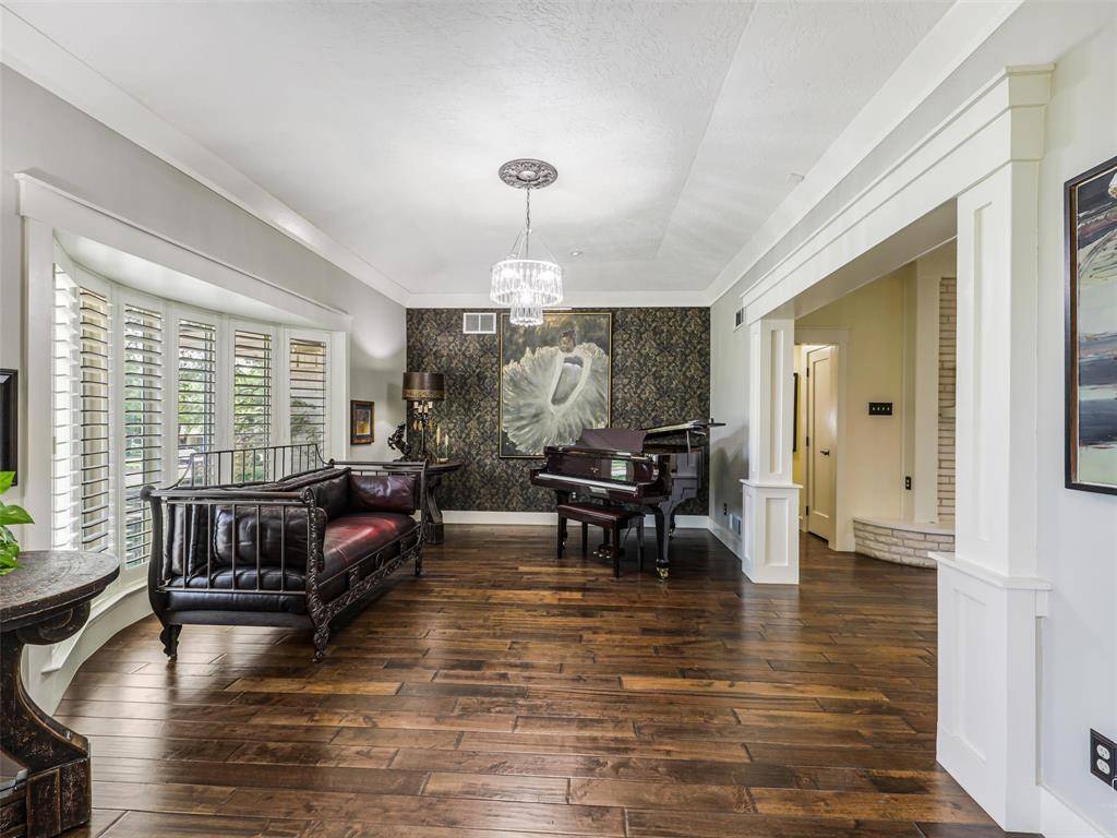 6120 Preston Creek Drive, Dallas, TX 75240