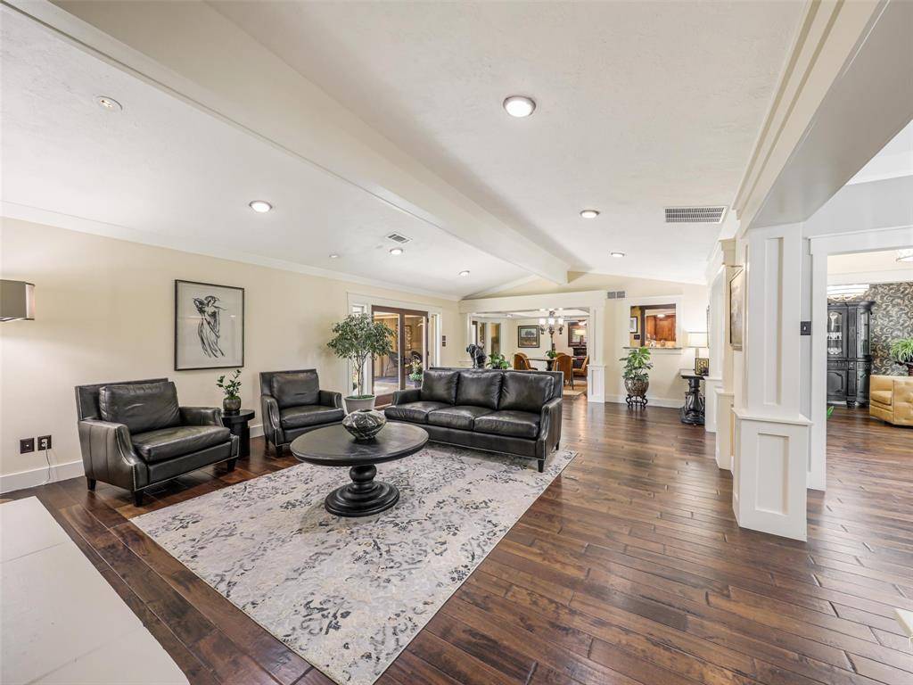 6120 Preston Creek Drive, Dallas, TX 75240