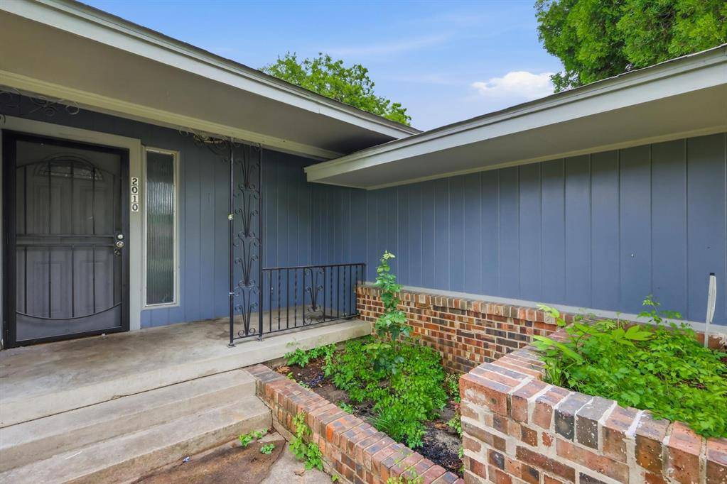 2010 Swansee Drive, Dallas, TX 75232