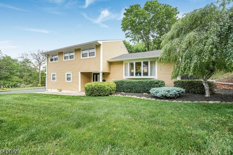 7 Kossuth Pl, Wayne Twp., NJ 07470