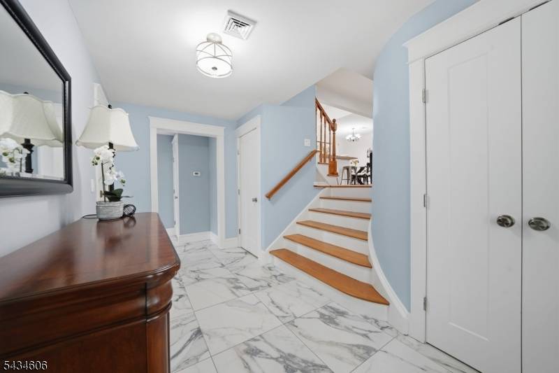 7 Kossuth Pl, Wayne Twp., NJ 07470