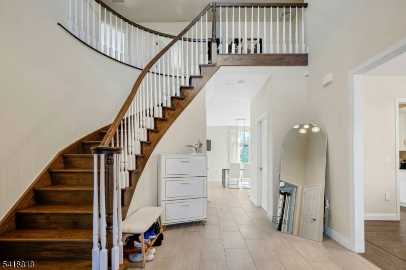26 Sunset Rd, Livingston Twp., NJ 07039