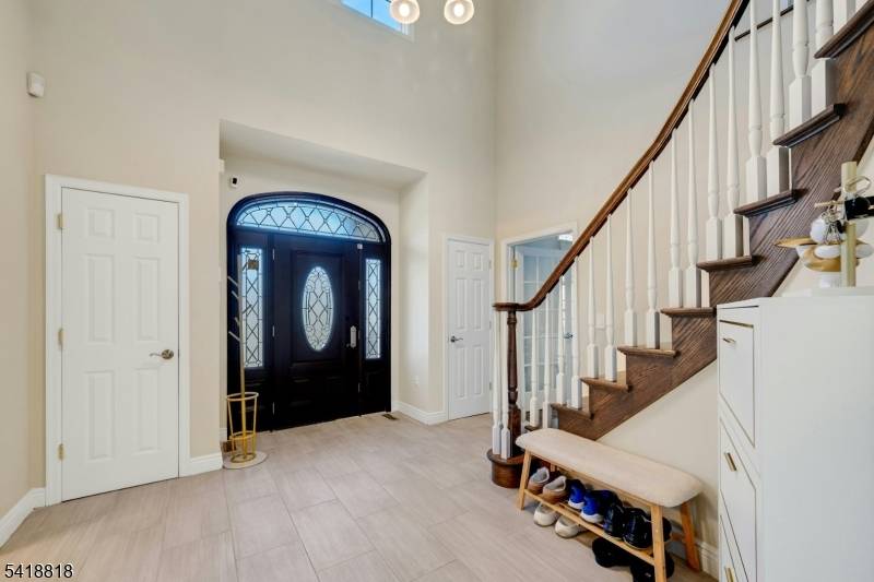 26 Sunset Rd, Livingston Twp., NJ 07039
