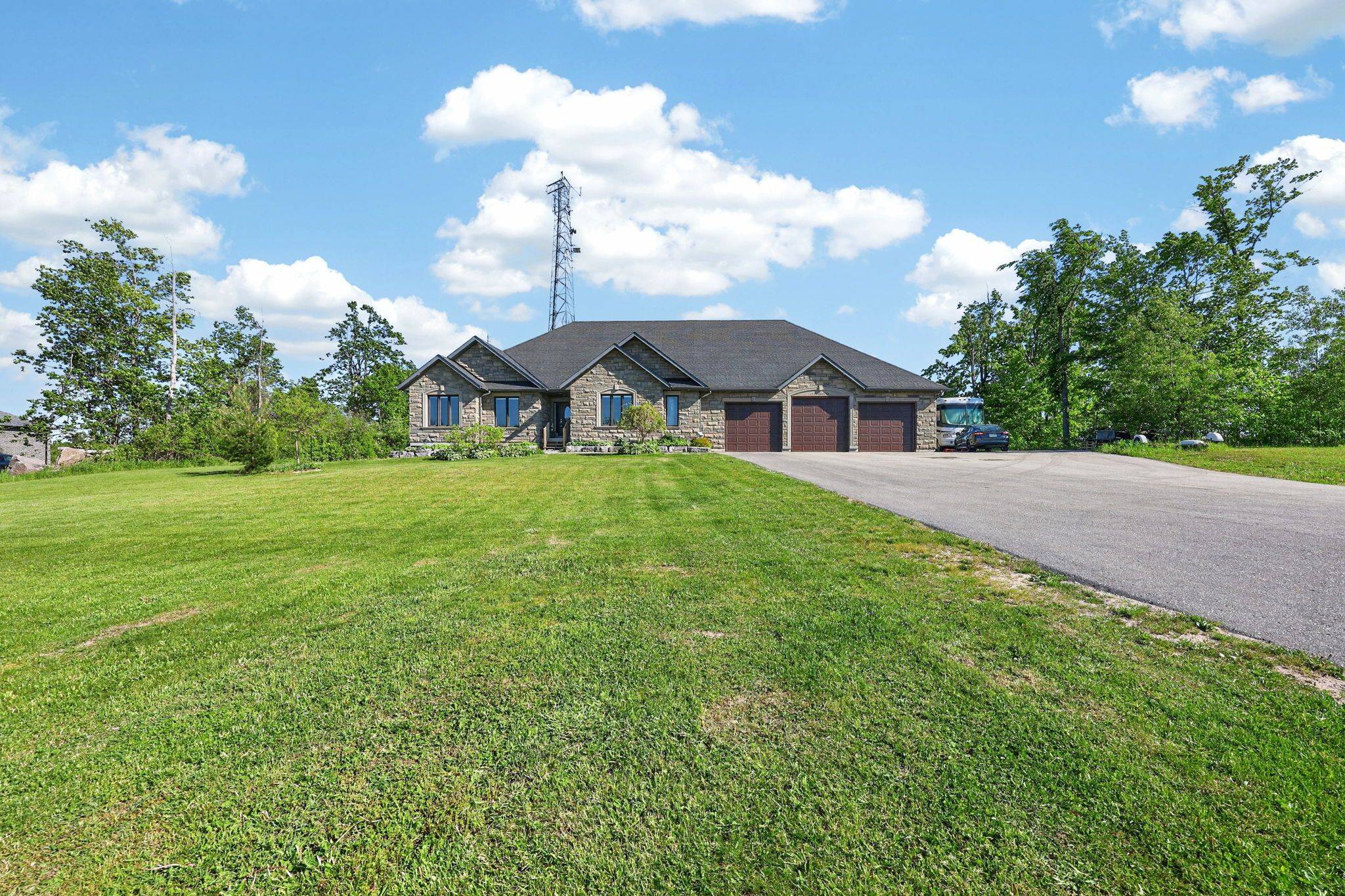 15 Caldwell DR, Oro-medonte, ON L0L 2L0