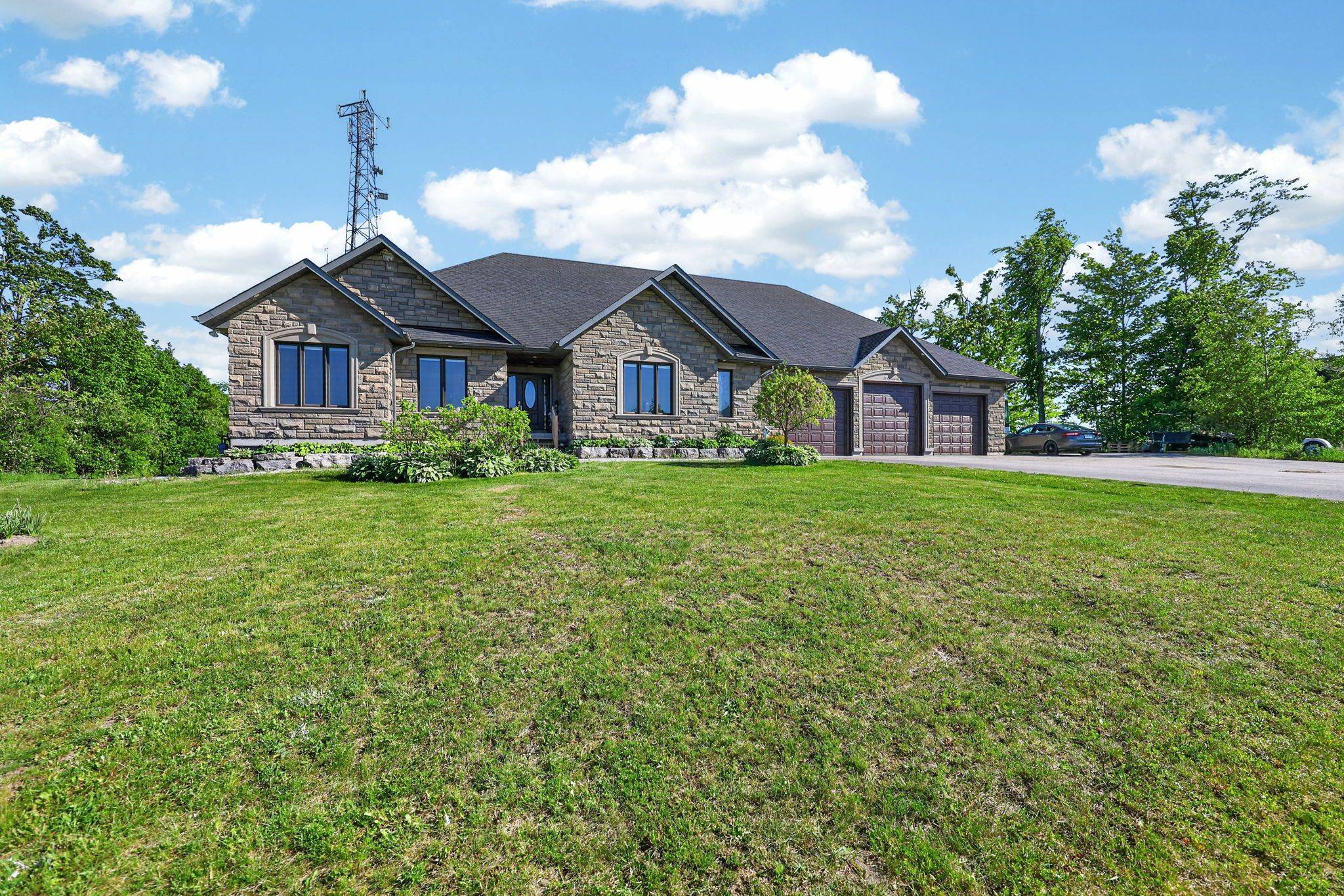 15 Caldwell DR, Oro-medonte, ON L0L 2L0