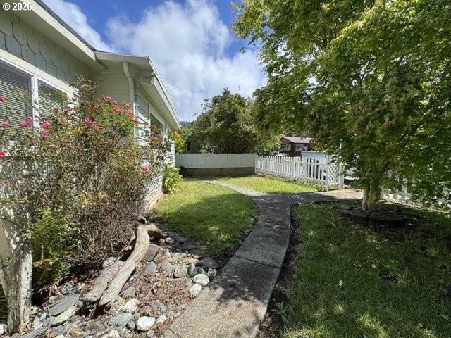 16091 KINGS WAY, Brookings, OR 97415