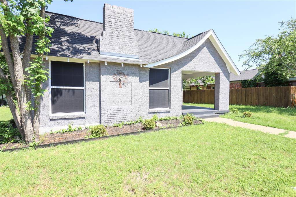 2208 N Sylvania Avenue, Fort Worth, TX 76111