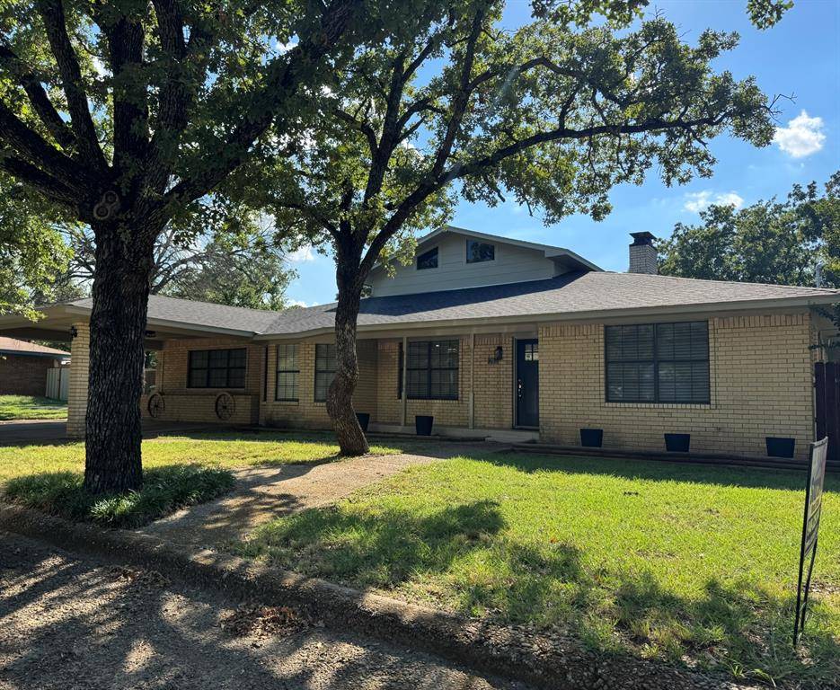 703 San Jacinto Street, Mineral Wells, TX 76067