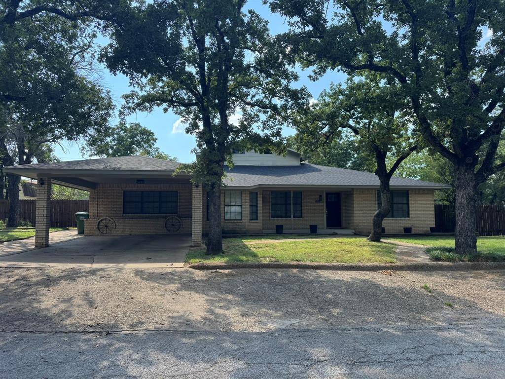 703 San Jacinto Street, Mineral Wells, TX 76067