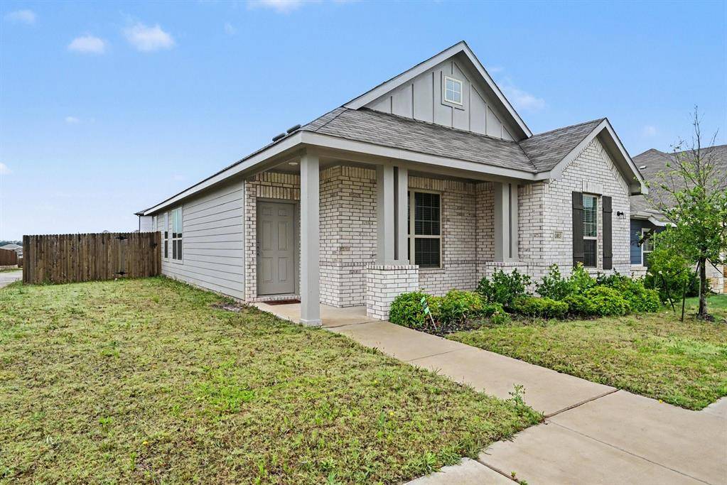 11013 Firebrush Lane, Fort Worth, TX 76108