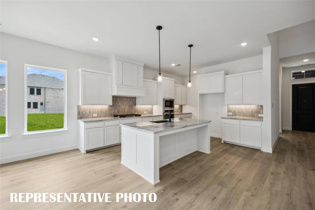 9463 Hedge Street, Frisco, TX 75035