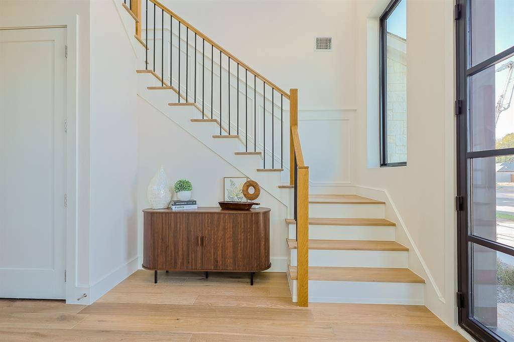 2941 Kosse Court, Grapevine, TX 76051