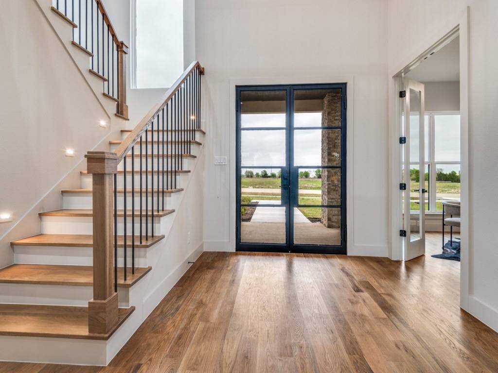 455 Whispering Way, Red Oak, TX 75154