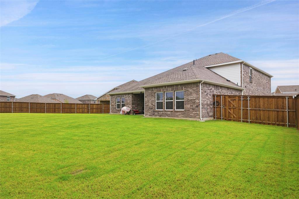 785 Vineyard Way, Forney, TX 75126