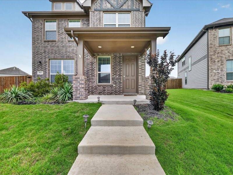 2921 Dixondale Drive, Fort Worth, TX 76108