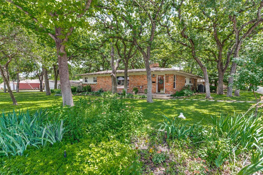 5254 Lambeth Lane, Fort Worth, TX 76112