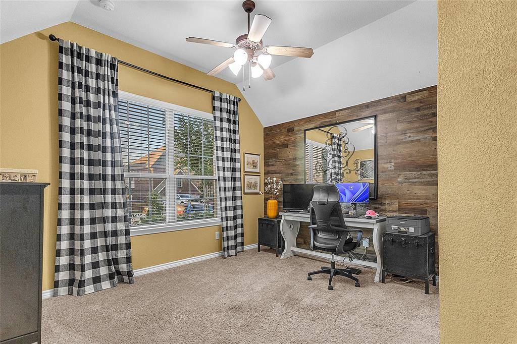 4512 Seventeen Lakes Court, Fort Worth, TX 76262