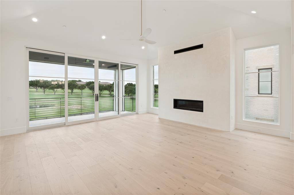 350 N O Connor Ridge Boulevard #21, Irving, TX 75038