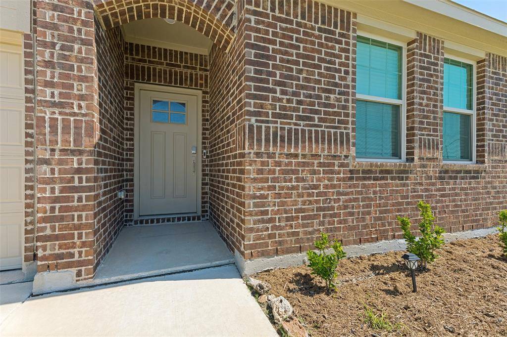 1237 Almond Road, Azle, TX 76020