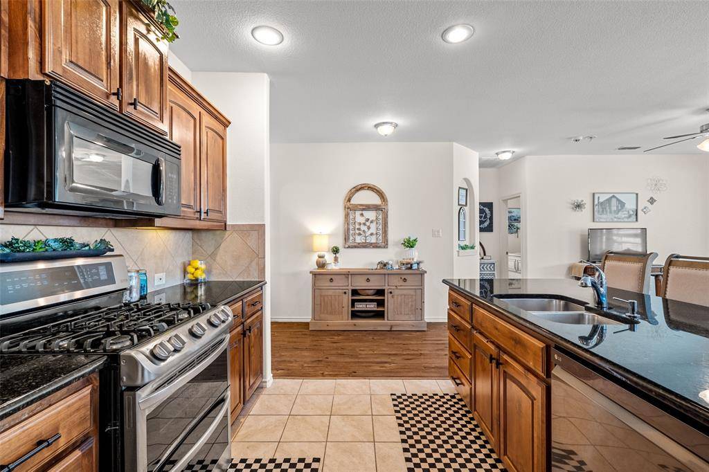 1737 Kachina Lodge Road, Fort Worth, TX 76131