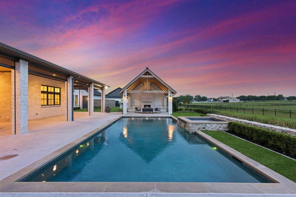 425 Crown Ridge Court, Celina, TX 75009