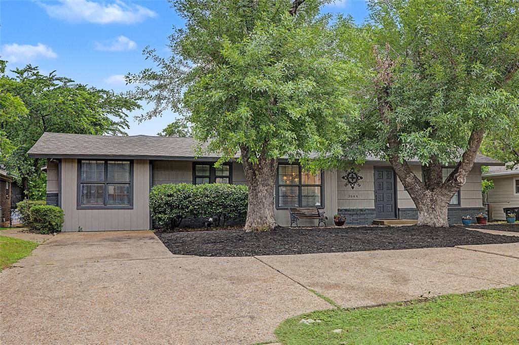 3644 W Seminary Drive, Fort Worth, TX 76109