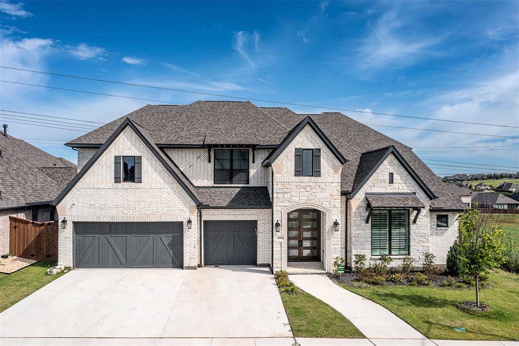 10456 Gray Hills Drive, Fort Worth, TX 76126
