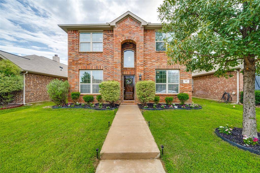 612 Wounded Knee Drive, Aubrey, TX 76227