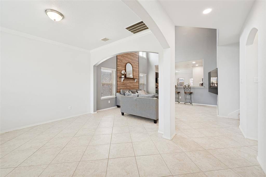 612 Wounded Knee Drive, Aubrey, TX 76227