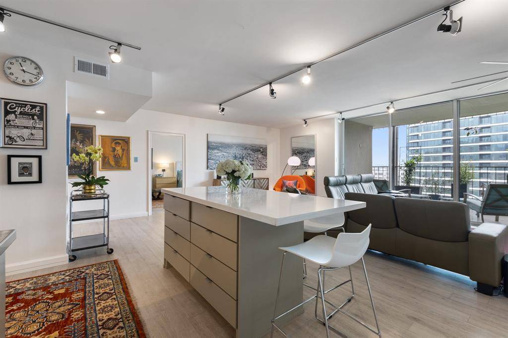 3310 Fairmount Street #16B, Dallas, TX 75201