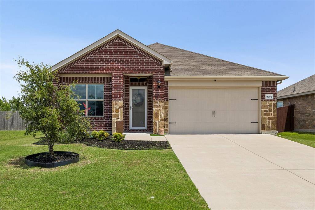 9705 Snowbell Lane, Fort Worth, TX 76036