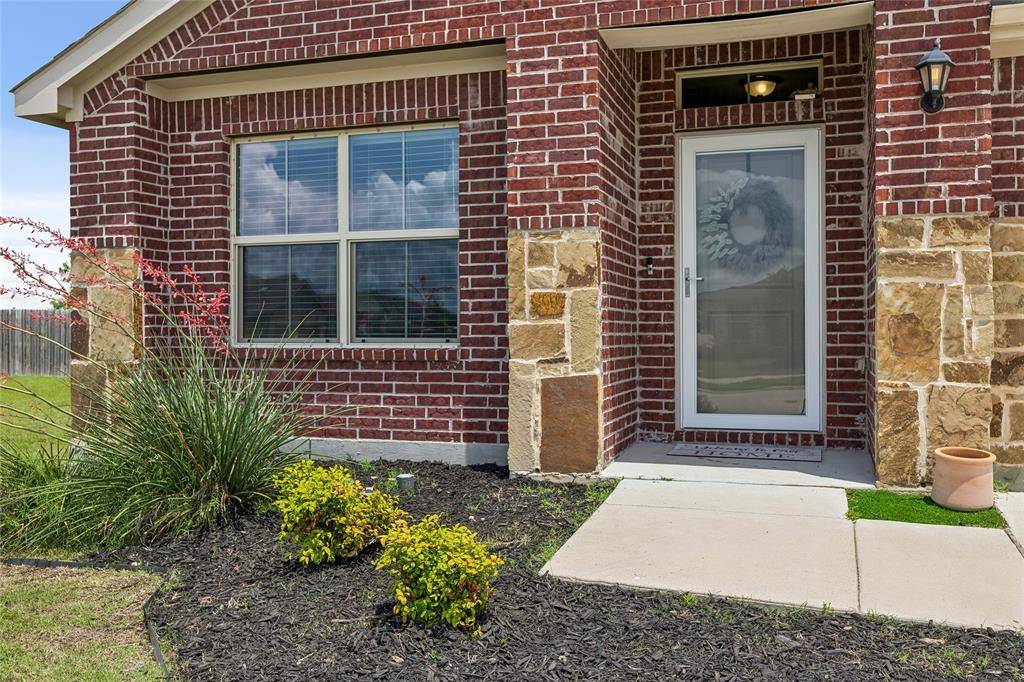 9705 Snowbell Lane, Fort Worth, TX 76036