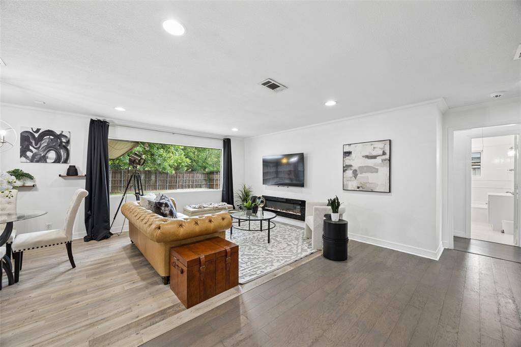324 N Brighton Avenue, Dallas, TX 75208