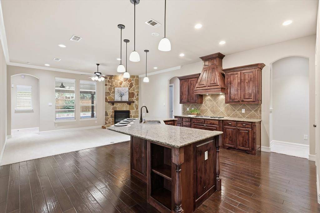 1204 Sundown Drive, Flower Mound, TX 75028