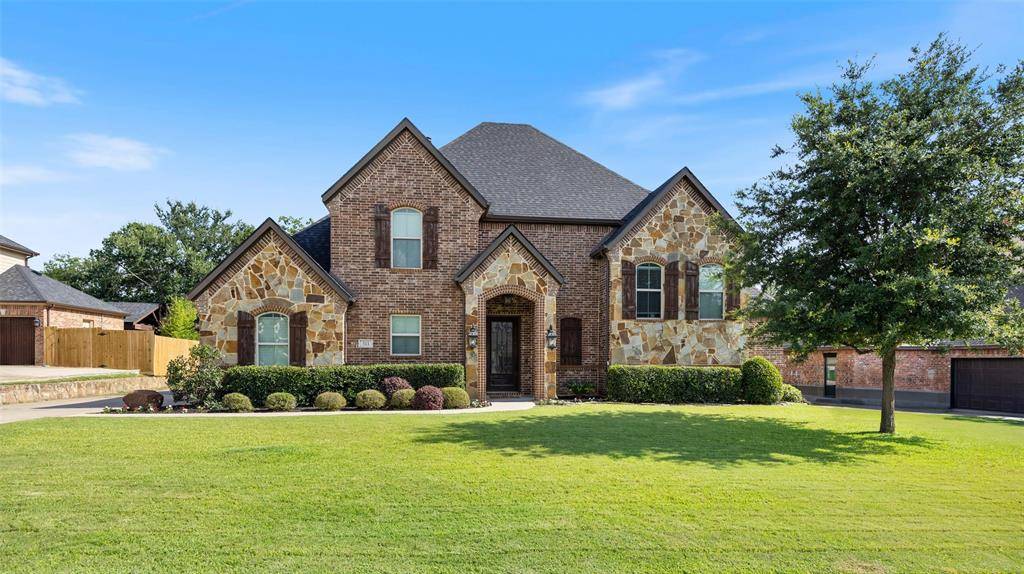 511 Oak Forest Court, Kennedale, TX 76060