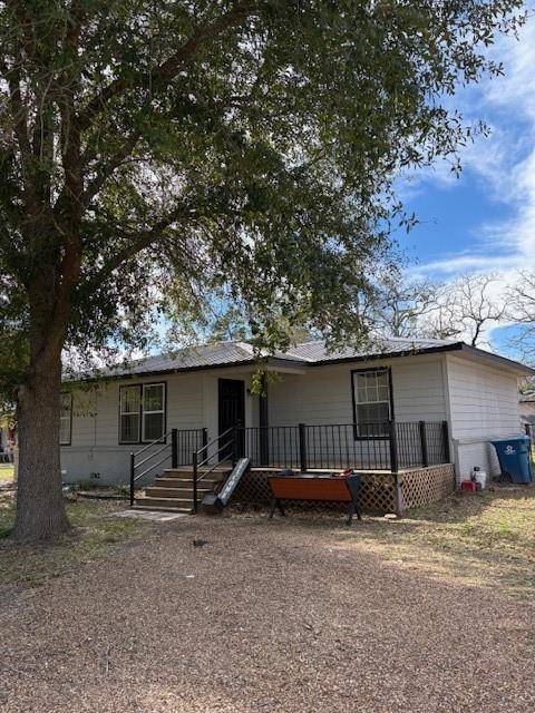 401 Reynolds Road, Athens, TX 75751